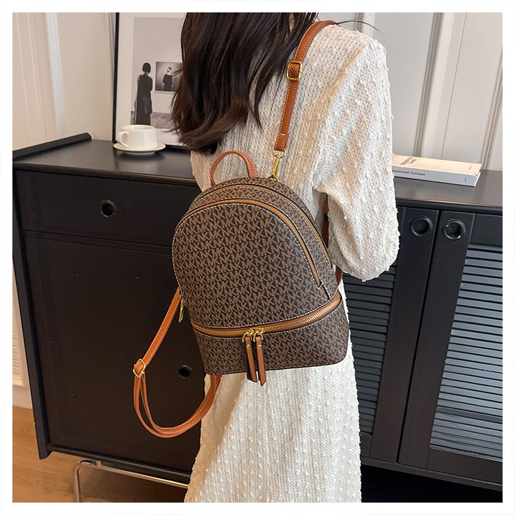Backpack Women's 2025 New Fashionable Korean Style Trendy Printed Portable Mummy Bag Backpack Simple Letter Travel Bag.