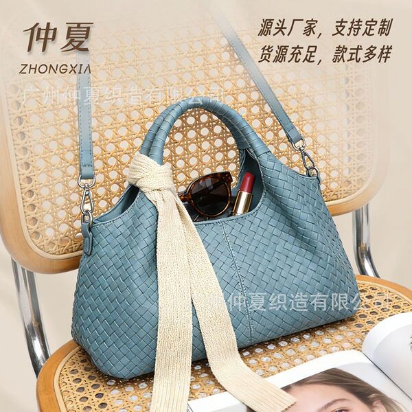 Retro Women's Crossbody Bag, Large-Capacity Woven Soft Leather Bag, Middle-Aged Women's Bag, Versatile High-End Mom Bag, Shoulder Bag.