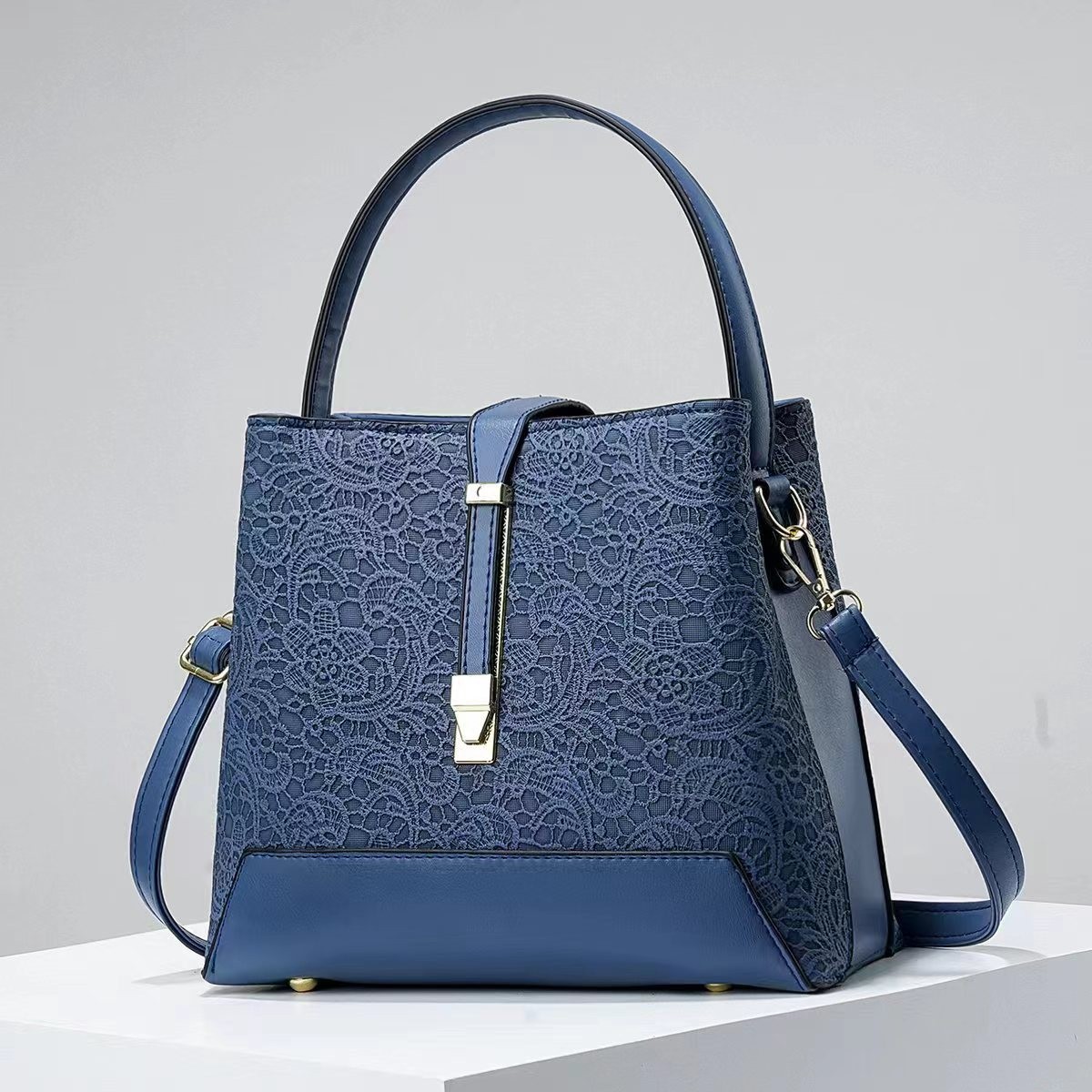2024 Large Capacity Handbag Trendy Fashion Women's Bag Middle-aged Mother's Bag High-end Sense Atmospheric All-match Shoulder Crossbody Bag